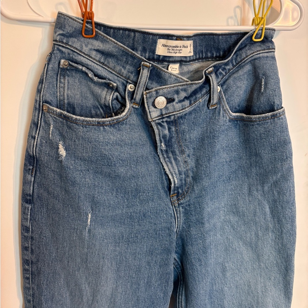 Abercrombie & Fitch Criss Cross High Rise Blue Jeans - Picture 4 of 9